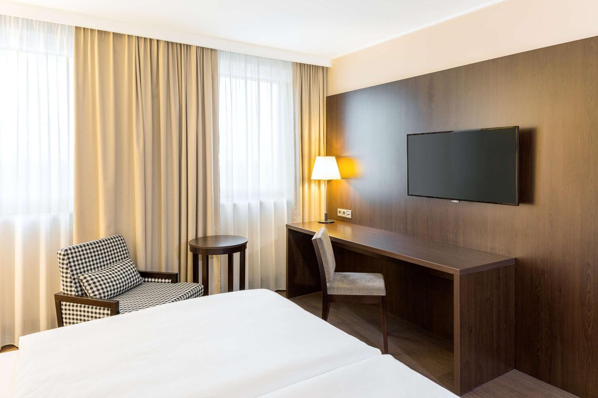 Nh Danube Hotel Viena