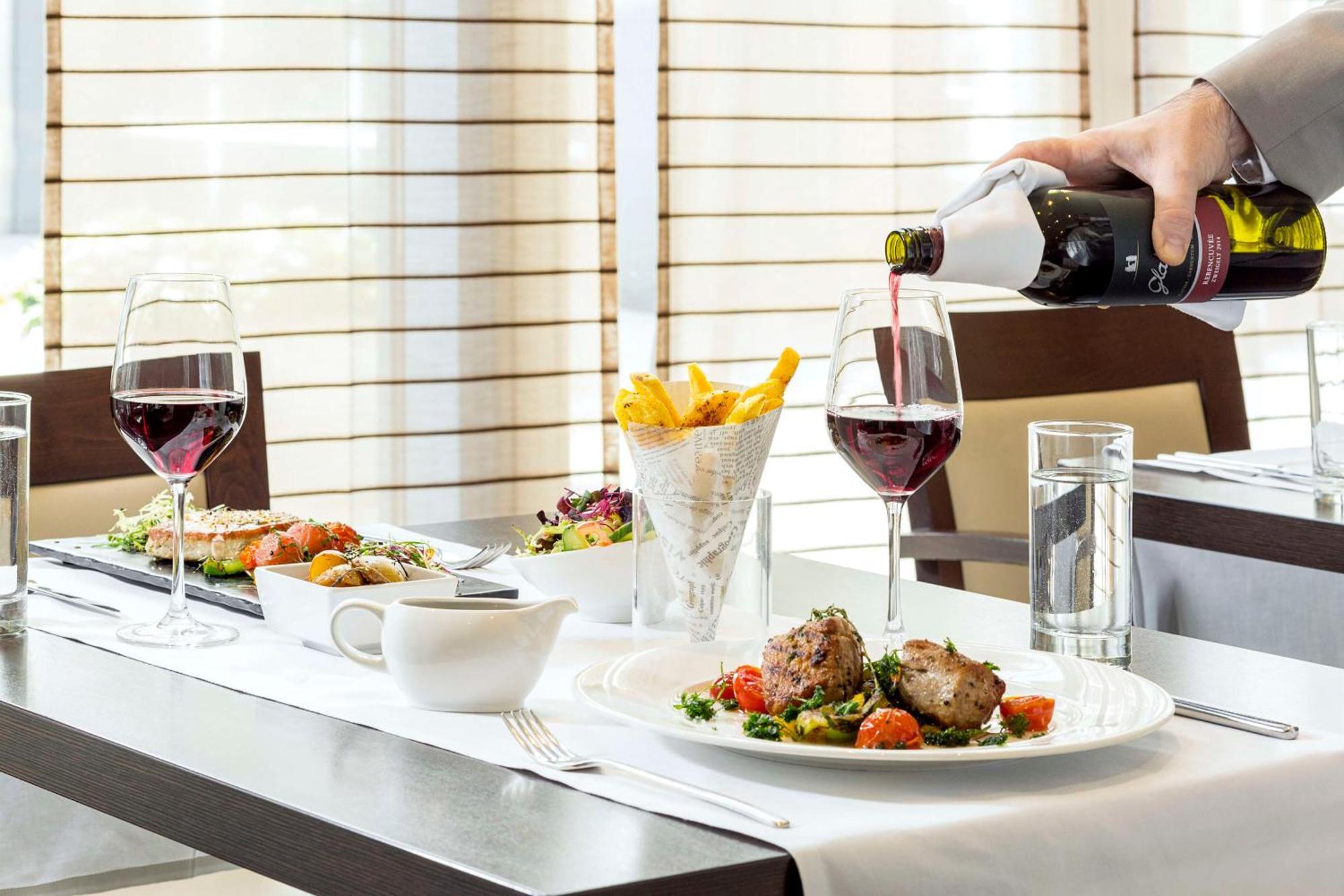 Nh Danube Hotel Viena